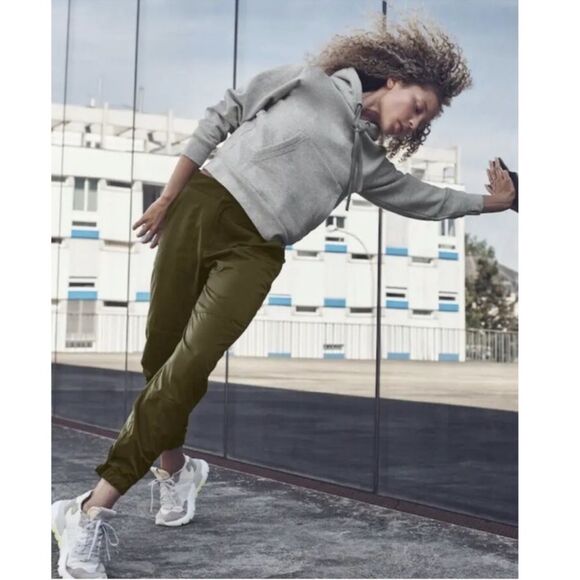 Athleta Radiant Jogger Olive Green 8 - Picture 3 of 12